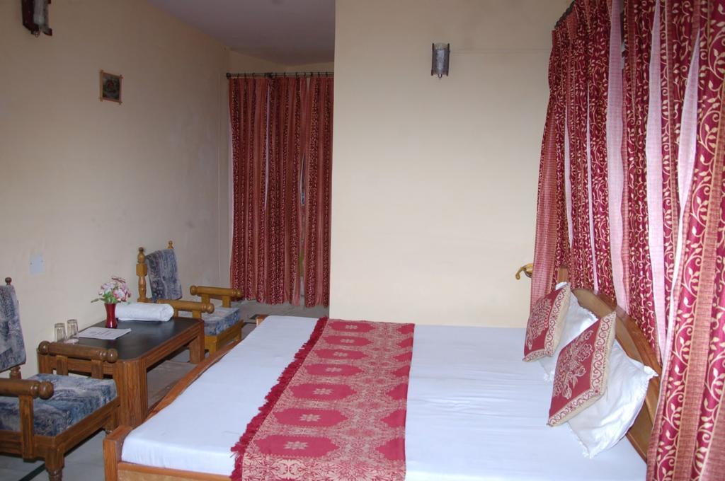 Hotel Arsh International Nainital Room photo